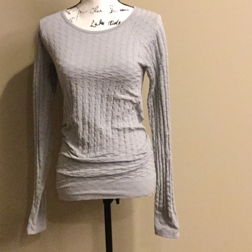 Athleta medium gray long sleeve athletic top